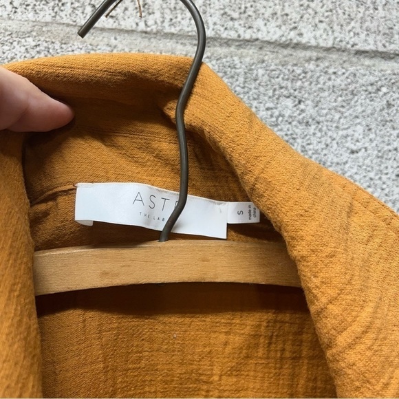 Astr The Label En Route Jacket in Caramel - Picture 8 of 11